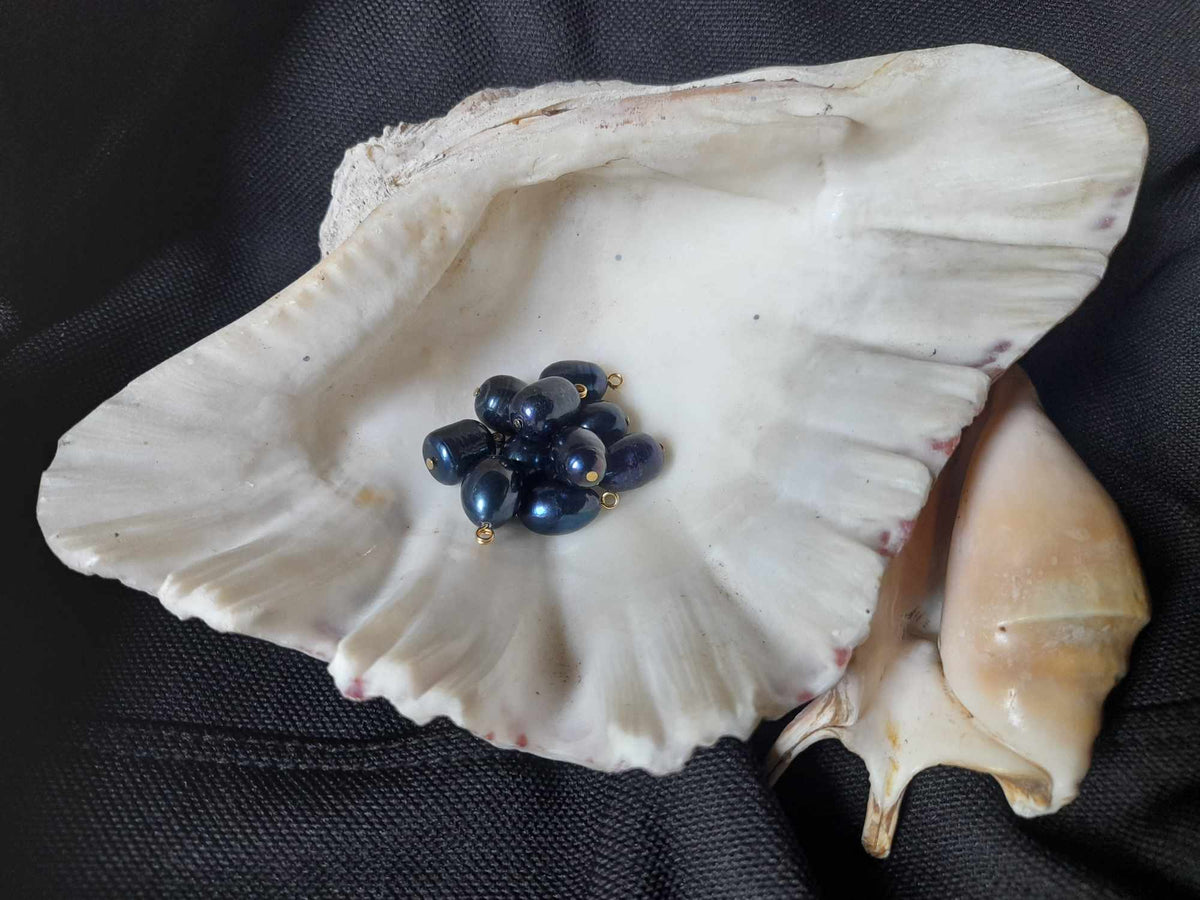 Authentic sea water pearl pendant