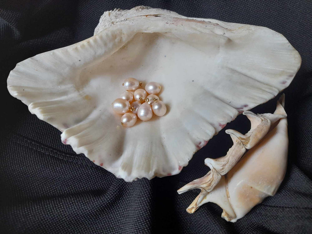 Authentic sea water pearl pendant